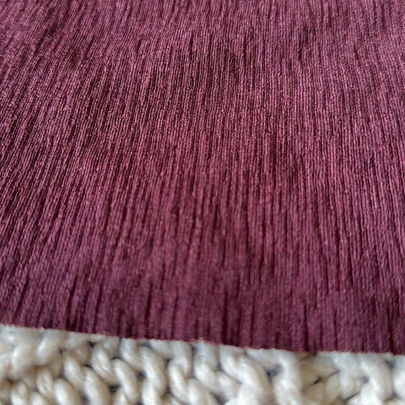 H&M burgundy short sleeve top - Picture 2 of 5